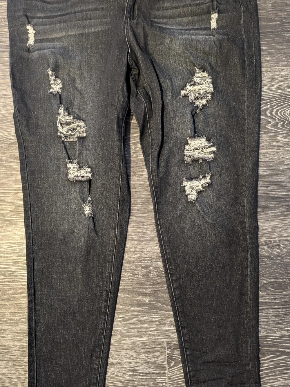 Hybrid & company Women’s Distressed Black Jeans